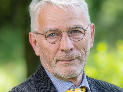 Hvilke bøger 'stemmer' Ralf Skovgaard på?